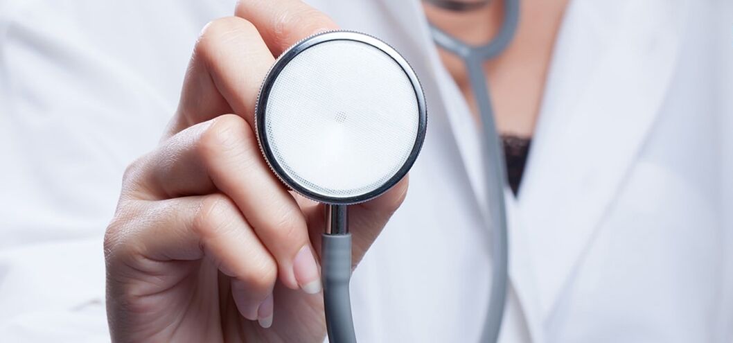 Een dokter met een stethoscoop