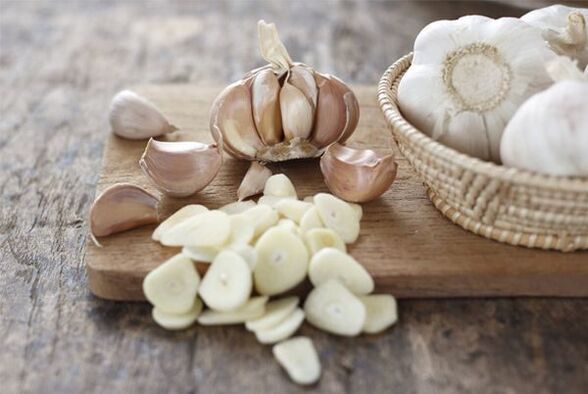 parasieten reinigen met knoflook