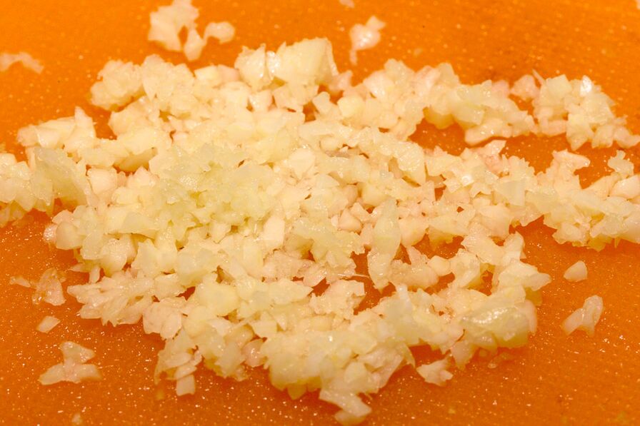 knoflook voor het verwijderen van parasieten